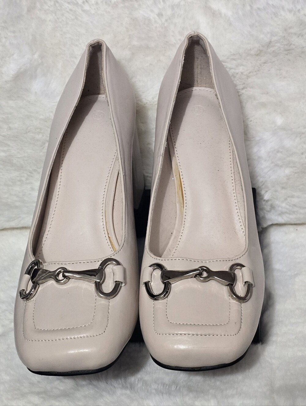 Womens Light Pink Womens 6.5 M Square Toe Pumps w/ Buckle Accent Size 6.5